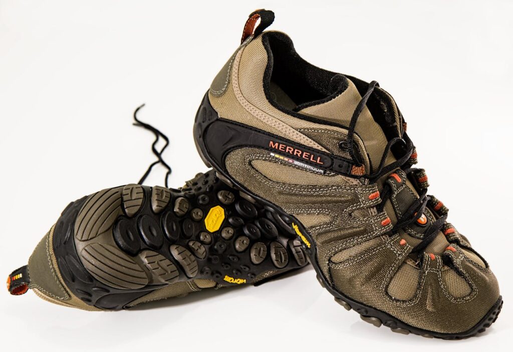 shoes-footwear-hiking-shoes-walking-40662-40662.jpg